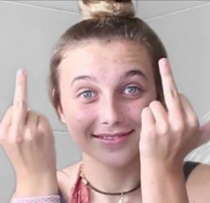 Emma Chamberlain voted for TRUMP? 