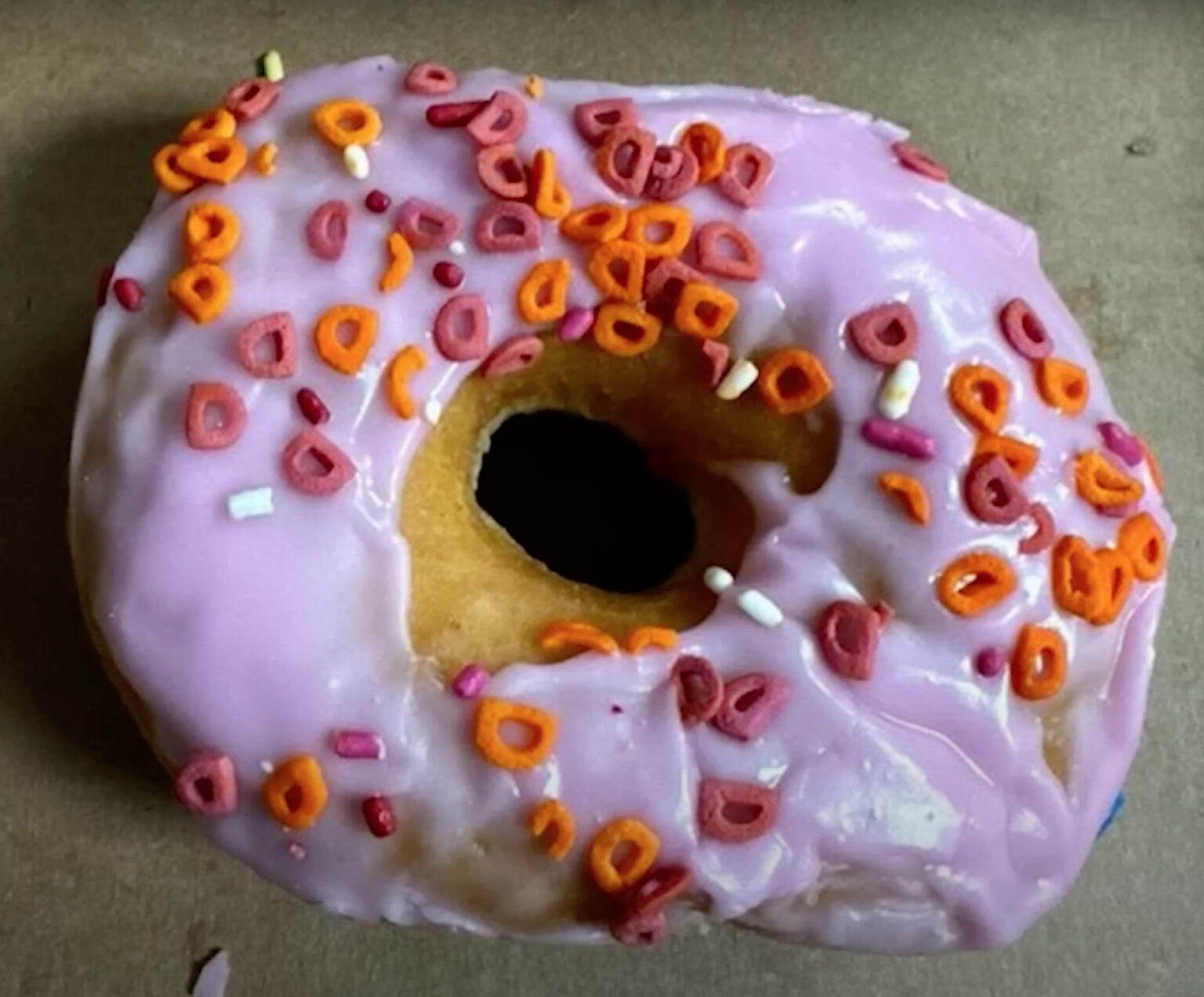 Savory Figの高額ヴィーガンドーナツは実はDinkin’ Donutsの転売？検査でバレたら雲隠れ Ypsilon Magazine